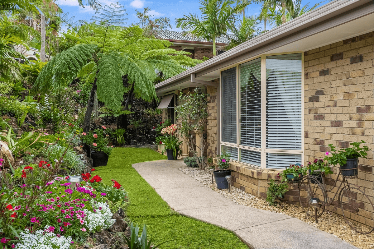 11 Champagne Drive, TWEED HEADS SOUTH, NSW 2486