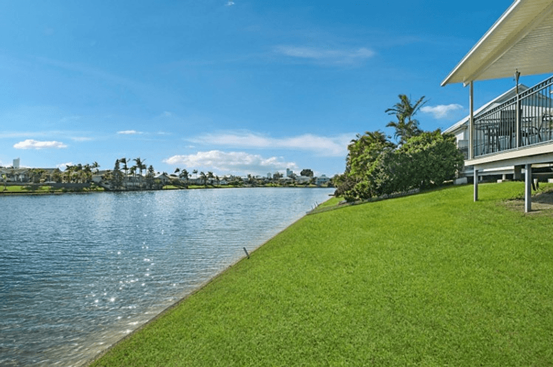 84 Cypress Drive, BROADBEACH WATERS, QLD 4218