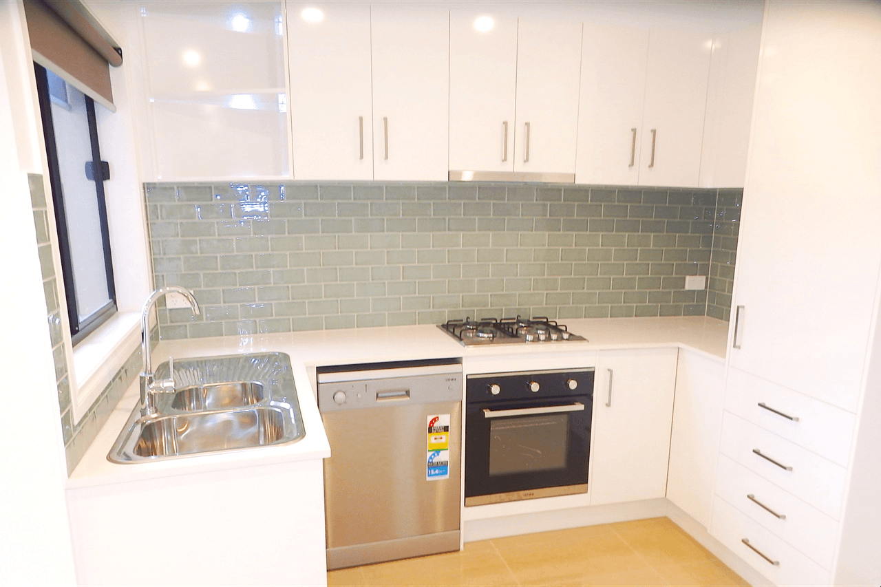 6/30-32 Parkland Avenue, HAMPTON PARK, VIC 3976