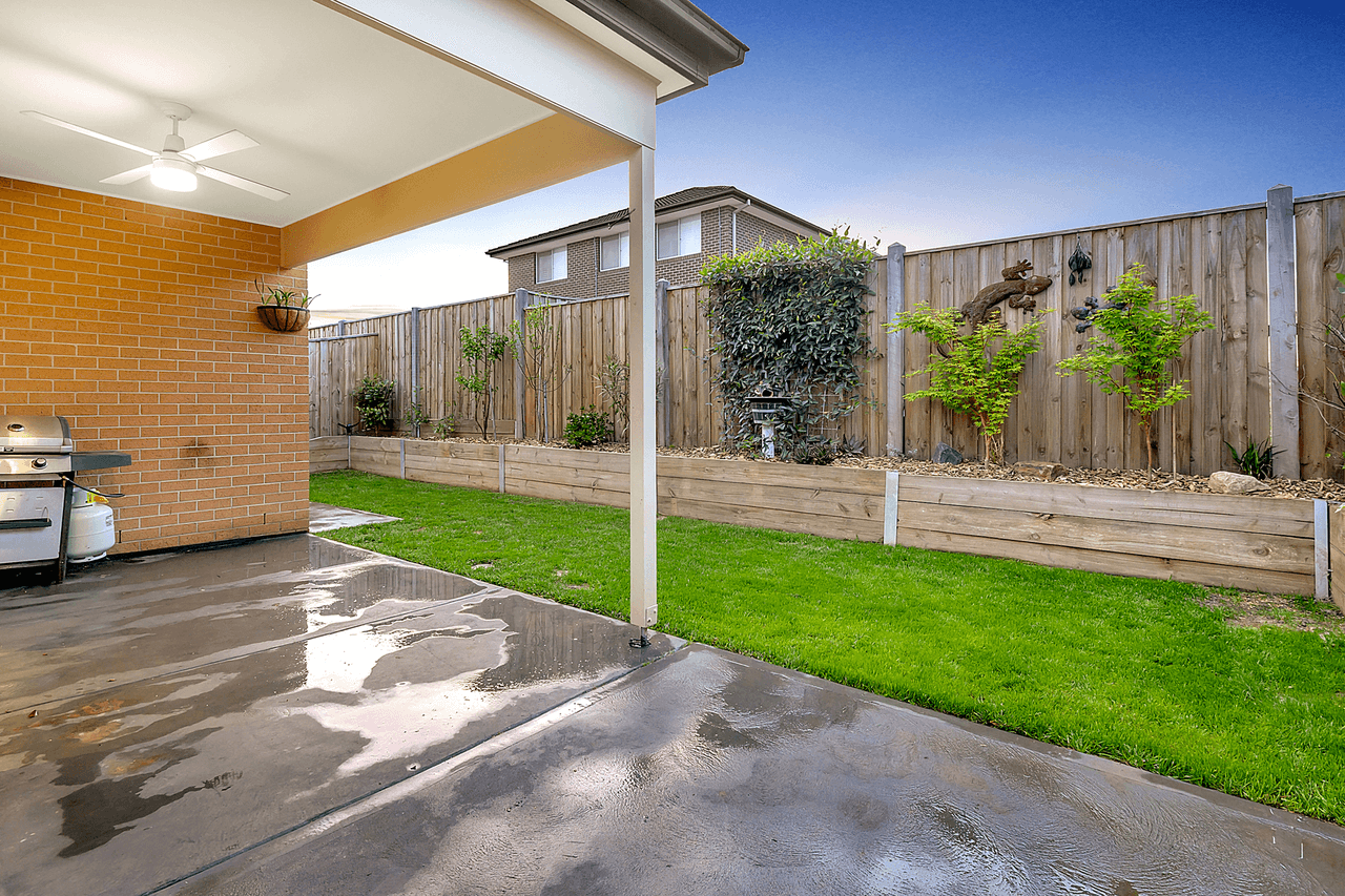 7 Camberwell Parade, Mickleham, VIC 3064