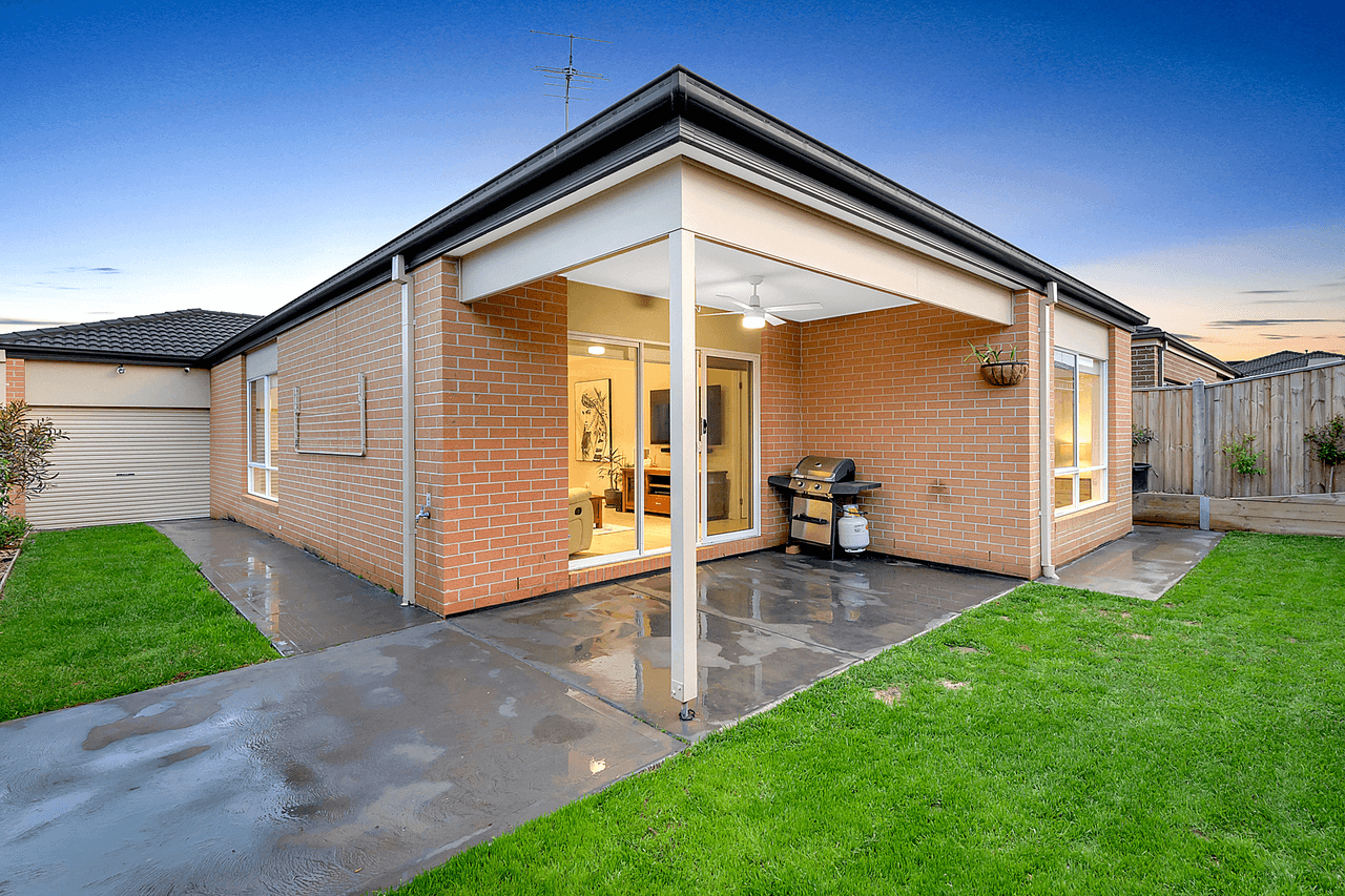 7 Camberwell Parade, Mickleham, VIC 3064