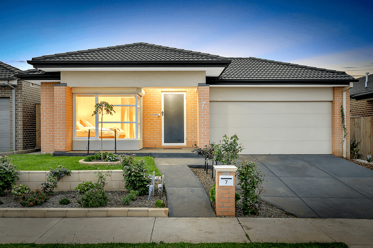 7 Camberwell Parade, Mickleham, VIC 3064