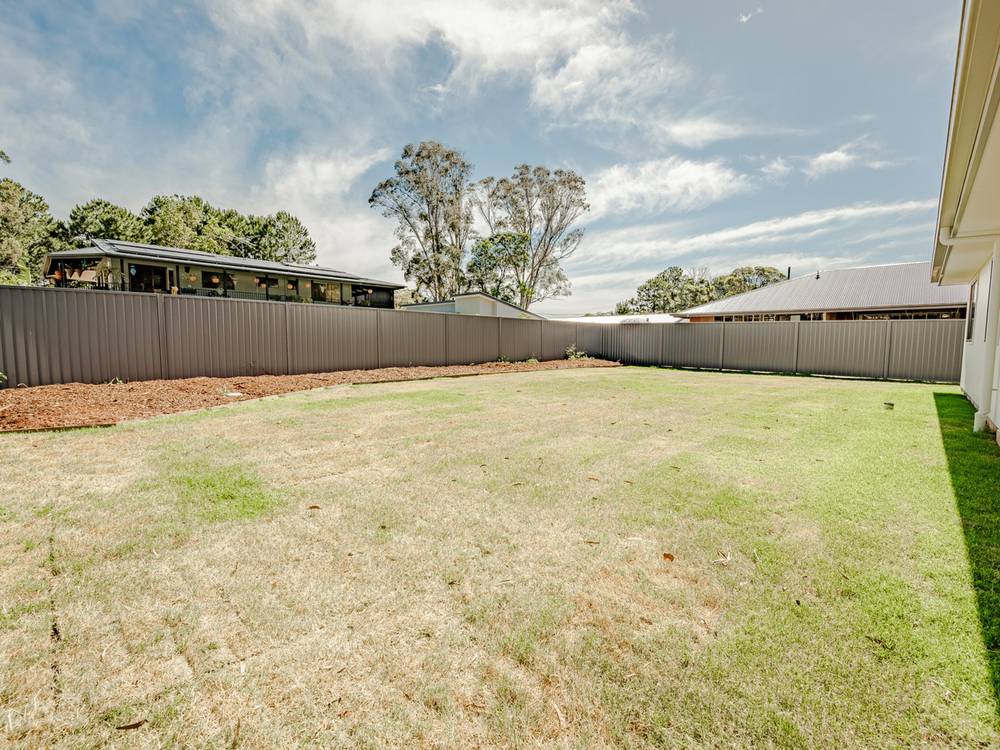 12 Canna St, RUSSELL ISLAND, QLD 4184