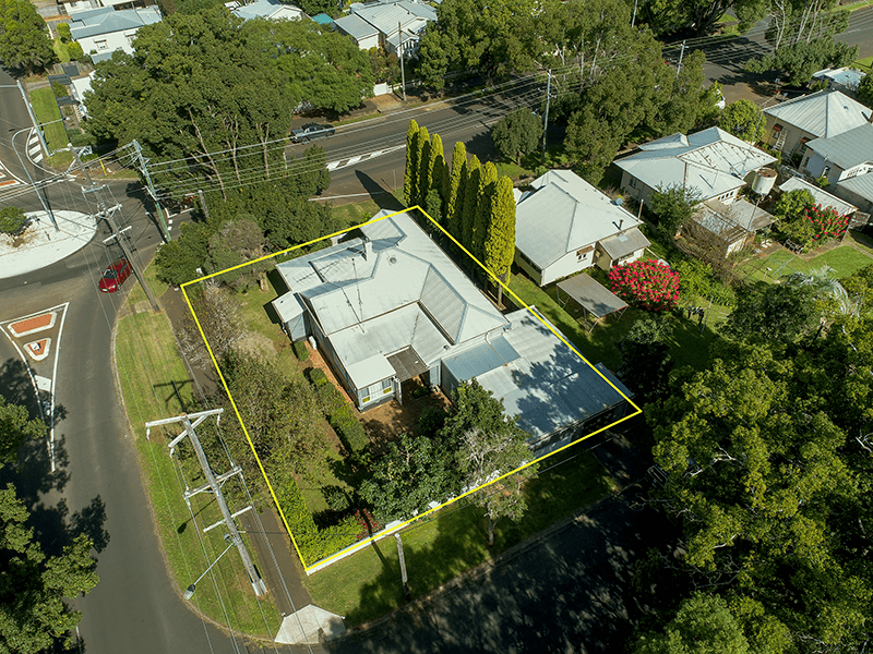 2 Queen Street, EAST TOOWOOMBA, QLD 4350