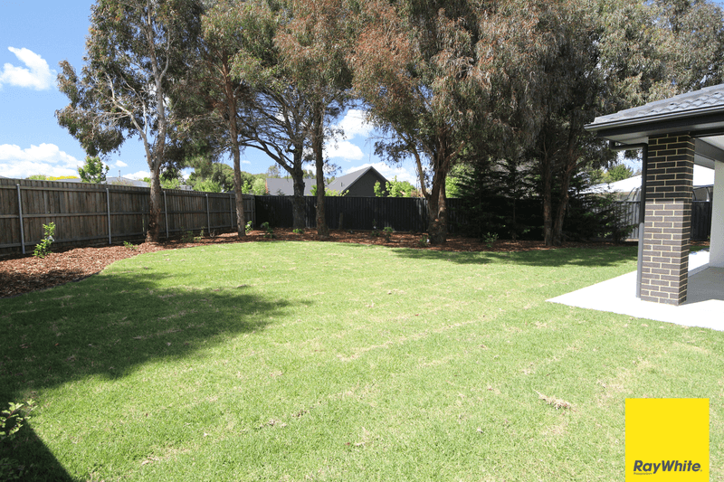 13 Bluskie Place, BUNGENDORE, NSW 2621