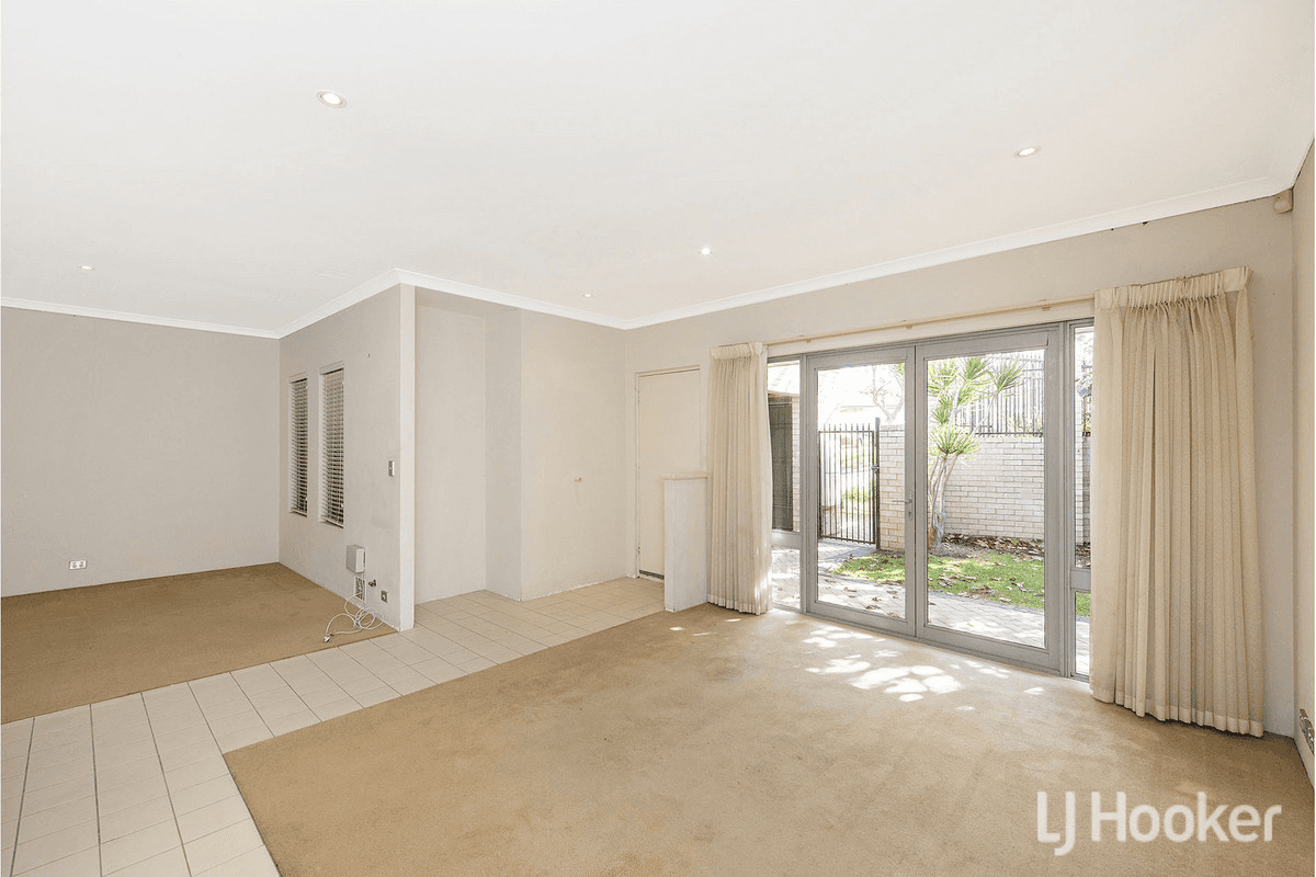 3/6 Valley Road, HALLS HEAD, WA 6210