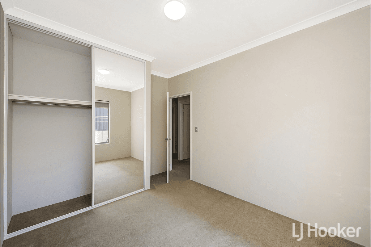 3/6 Valley Road, HALLS HEAD, WA 6210