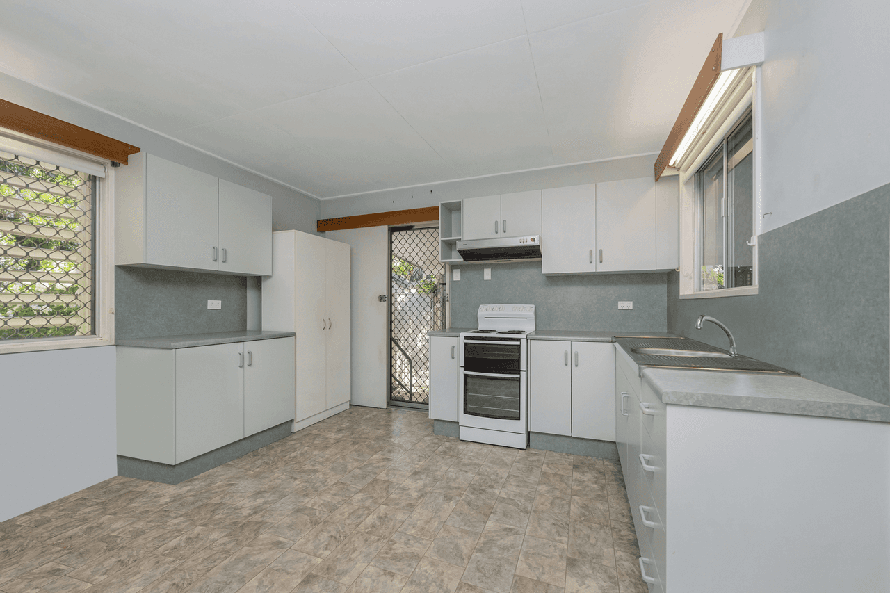 15 Dollview Avenue, RASMUSSEN, QLD 4815