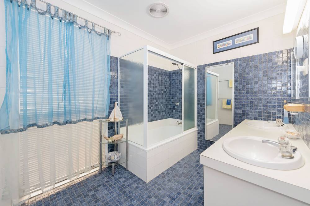 1 Danastas Avenue, EIMEO, QLD 4740