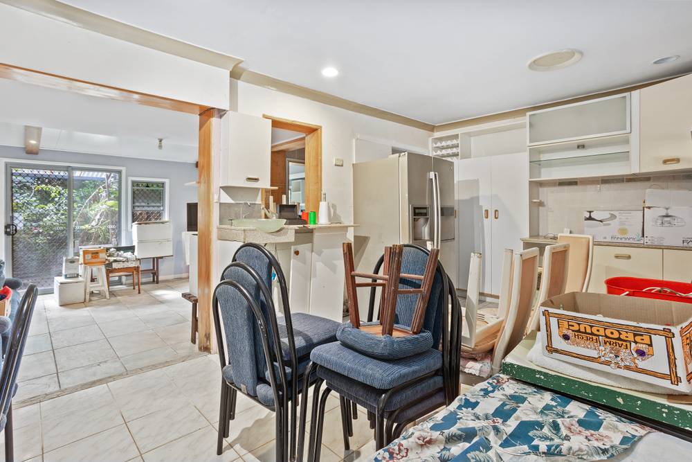 45 Salerno Street, Isle Of Capri, QLD 4217