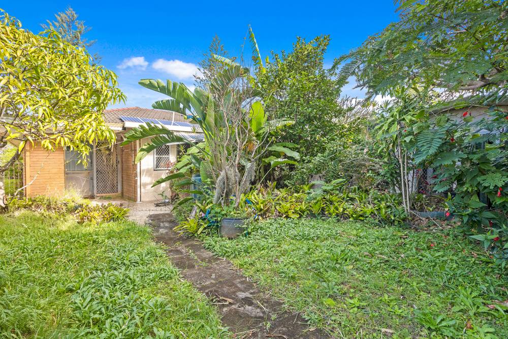 45 Salerno Street, Isle Of Capri, QLD 4217