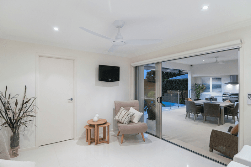 19 Shearwater Street, Burleigh Waters, QLD 4220