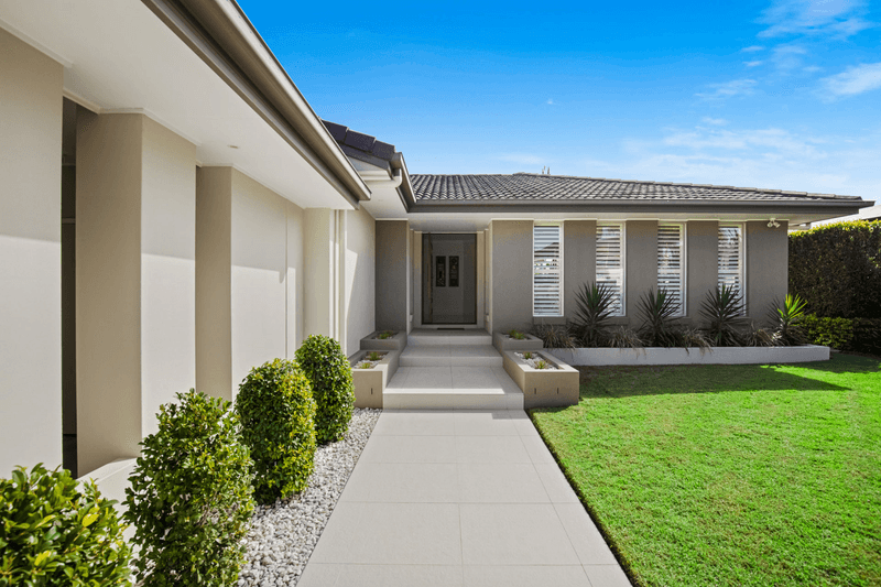 19 Shearwater Street, Burleigh Waters, QLD 4220