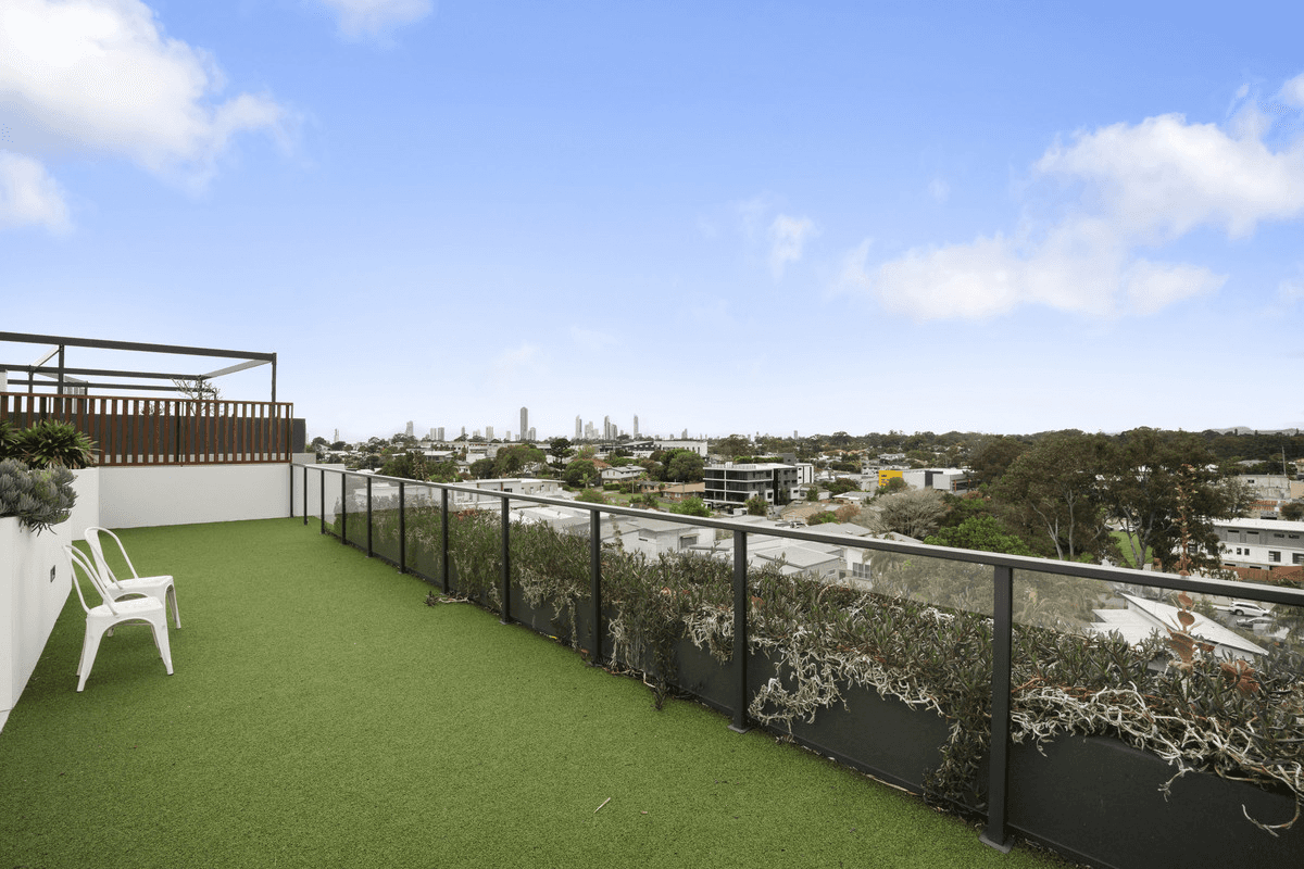 27/137 Eugaree Street, Southport, QLD 4215