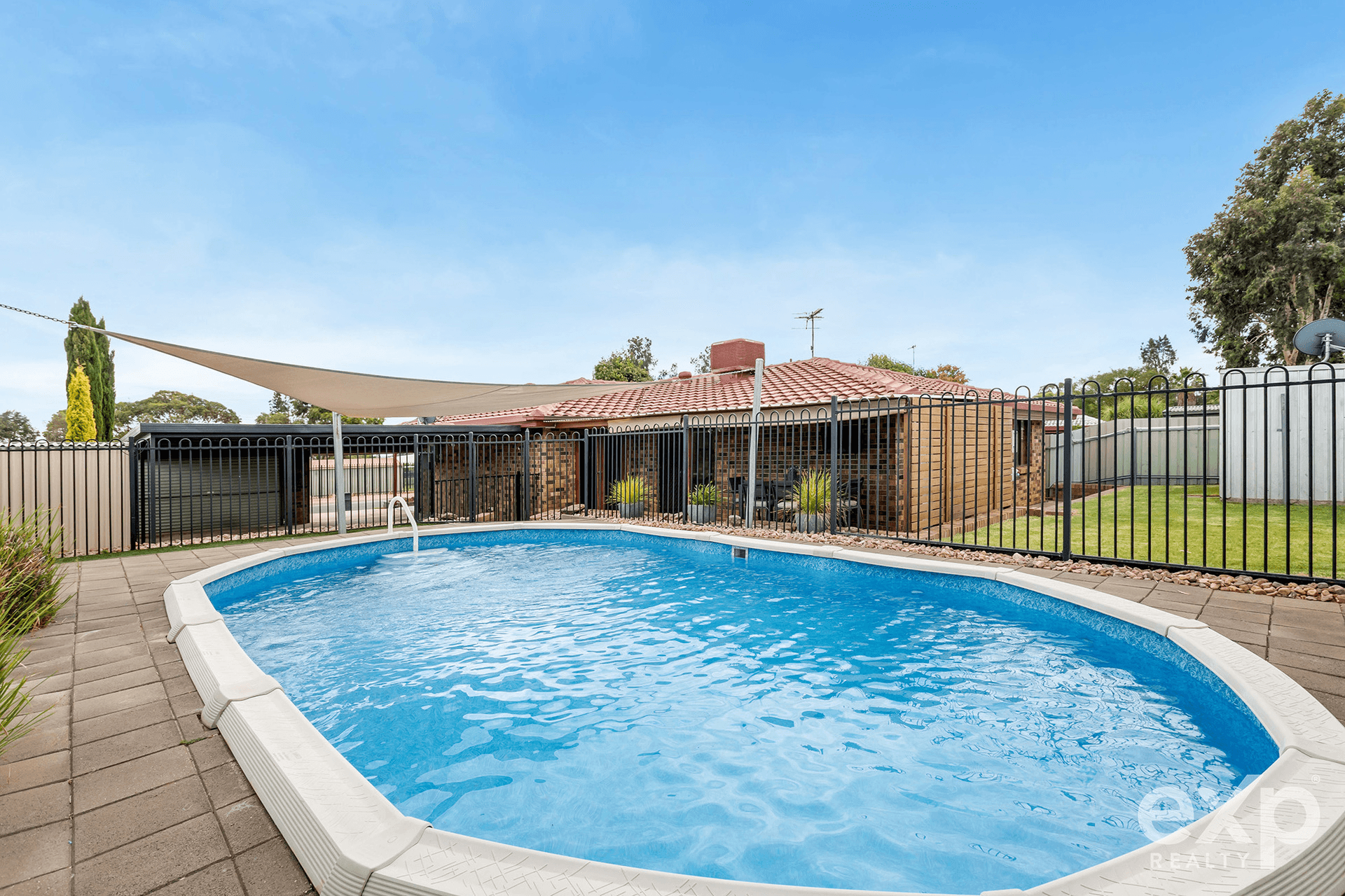 17 Mildera Crescent, Craigmore, SA 5114