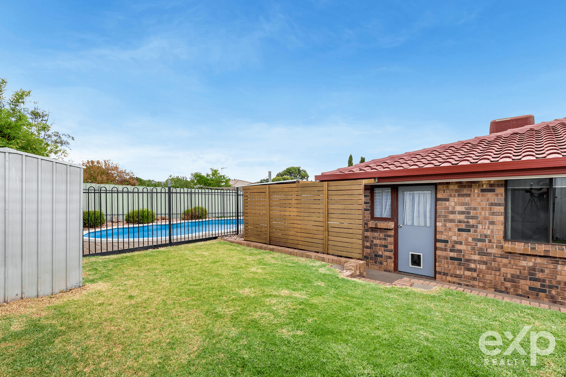 17 Mildera Crescent, Craigmore, SA 5114