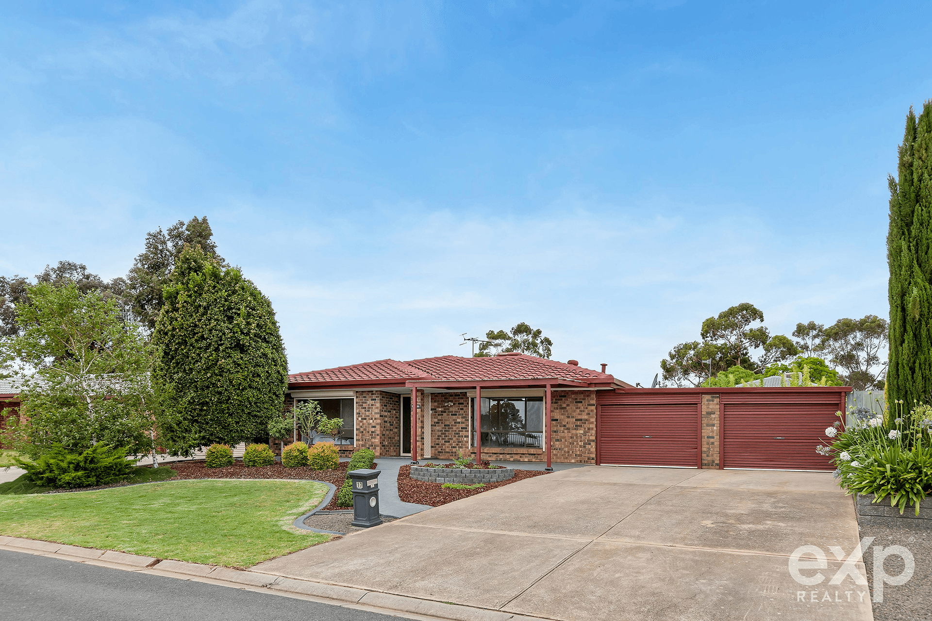 17 Mildera Crescent, Craigmore, SA 5114