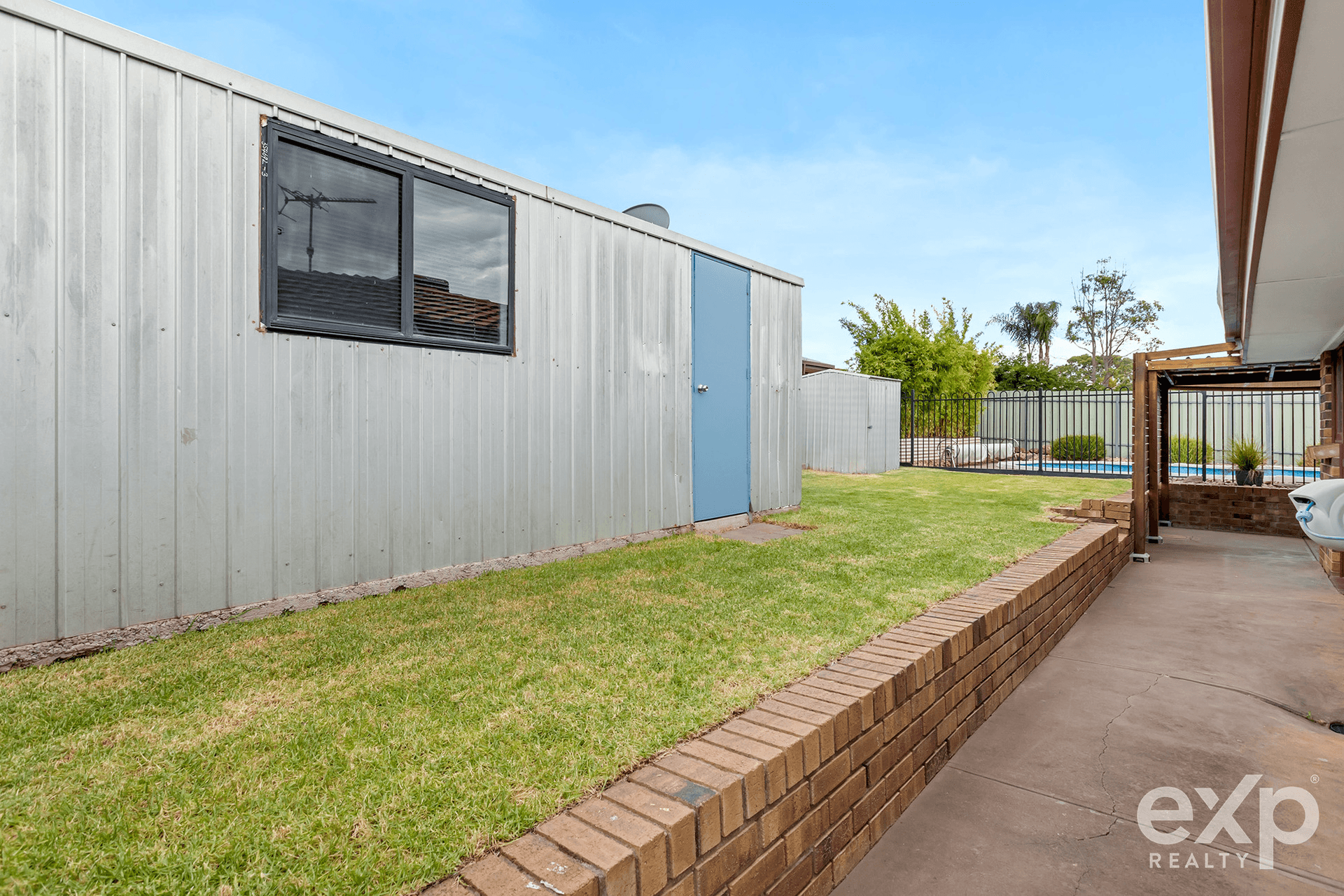 17 Mildera Crescent, Craigmore, SA 5114