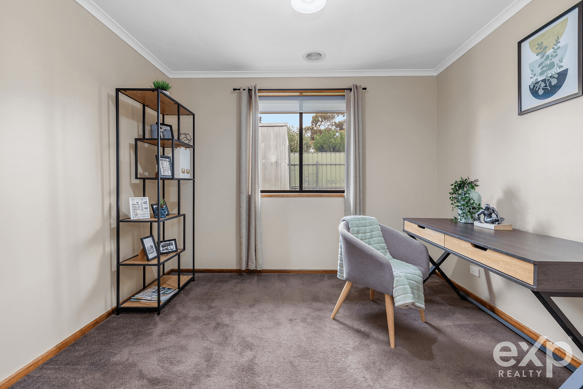 17 Mildera Crescent, Craigmore, SA 5114