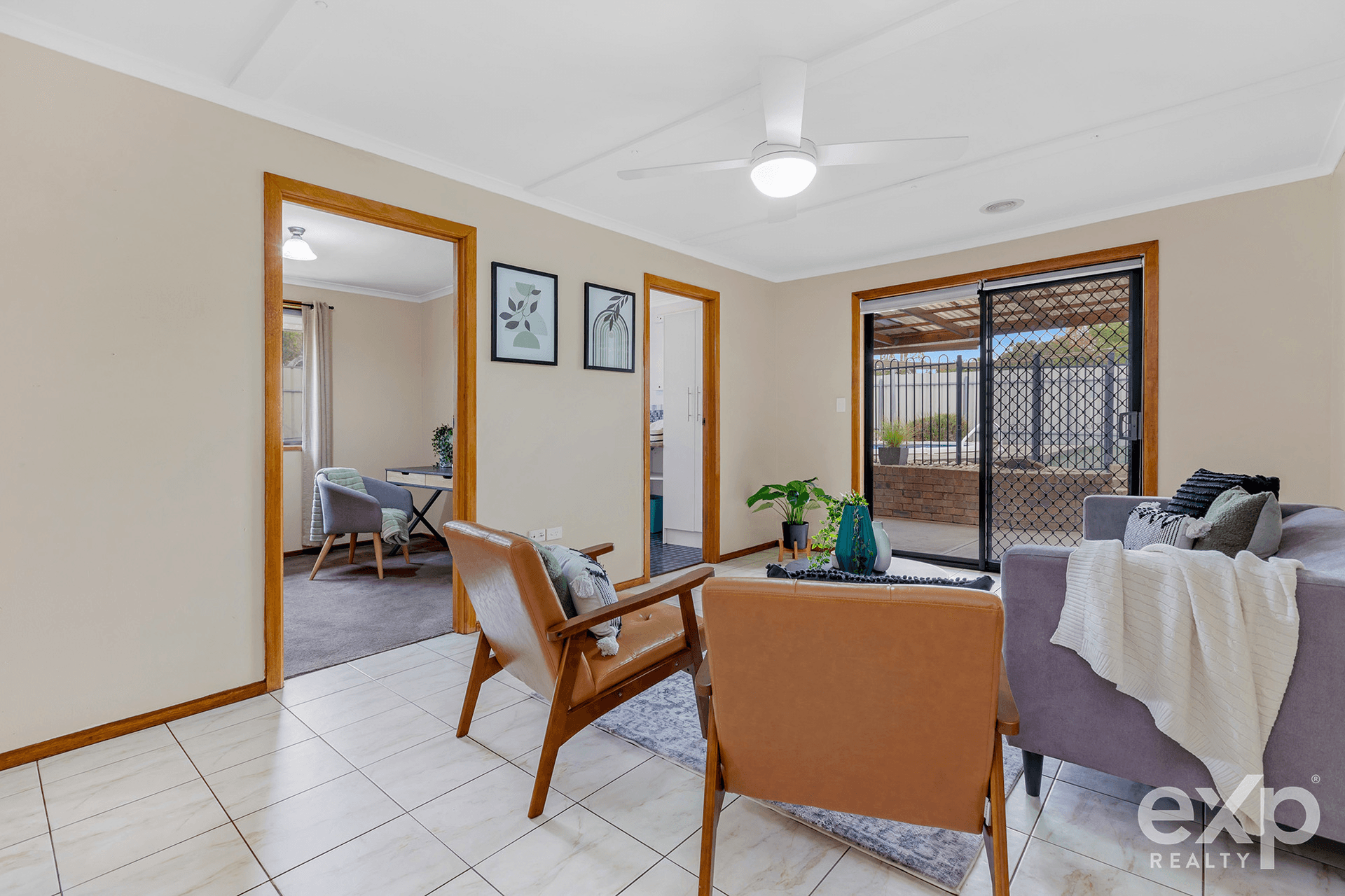 17 Mildera Crescent, Craigmore, SA 5114