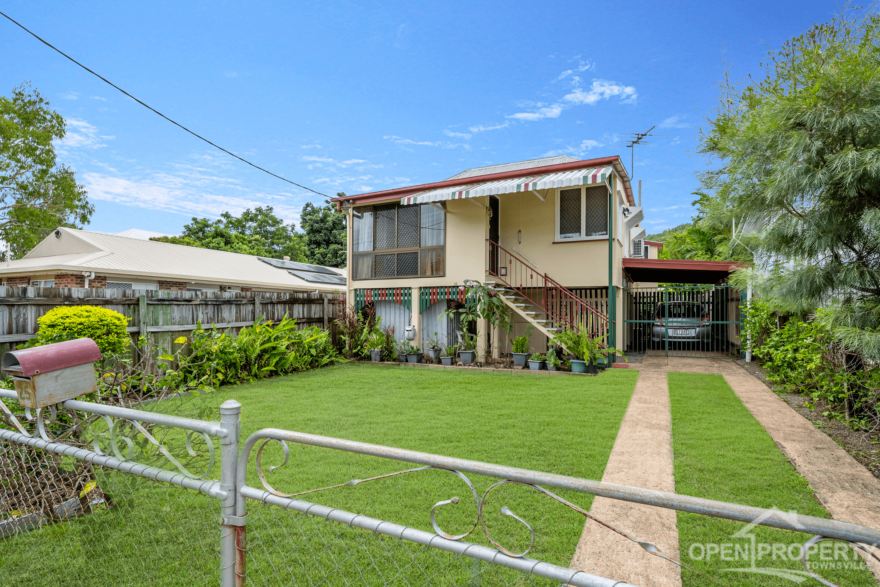 25 Harold St, West End, QLD 4810