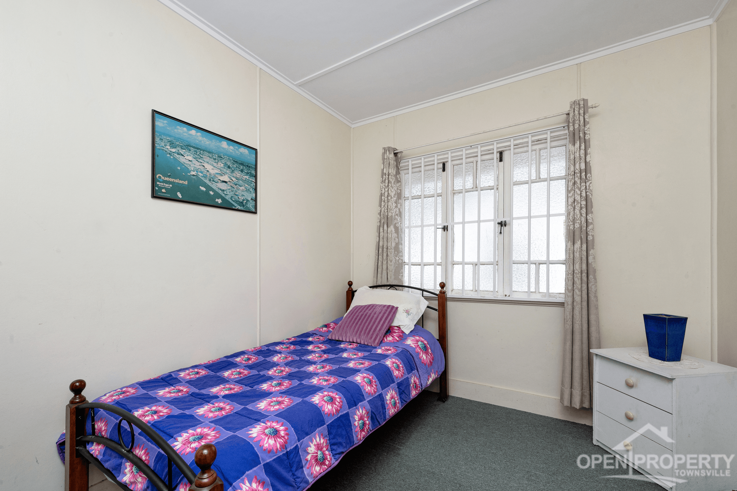 25 Harold St, West End, QLD 4810