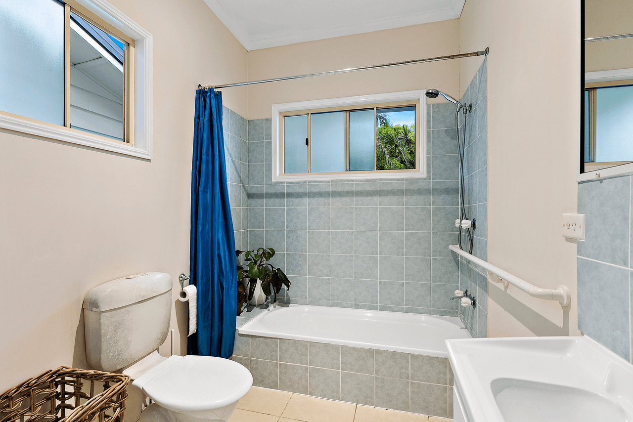 32 Mooloolah Road, MOOLOOLAH VALLEY, QLD 4553