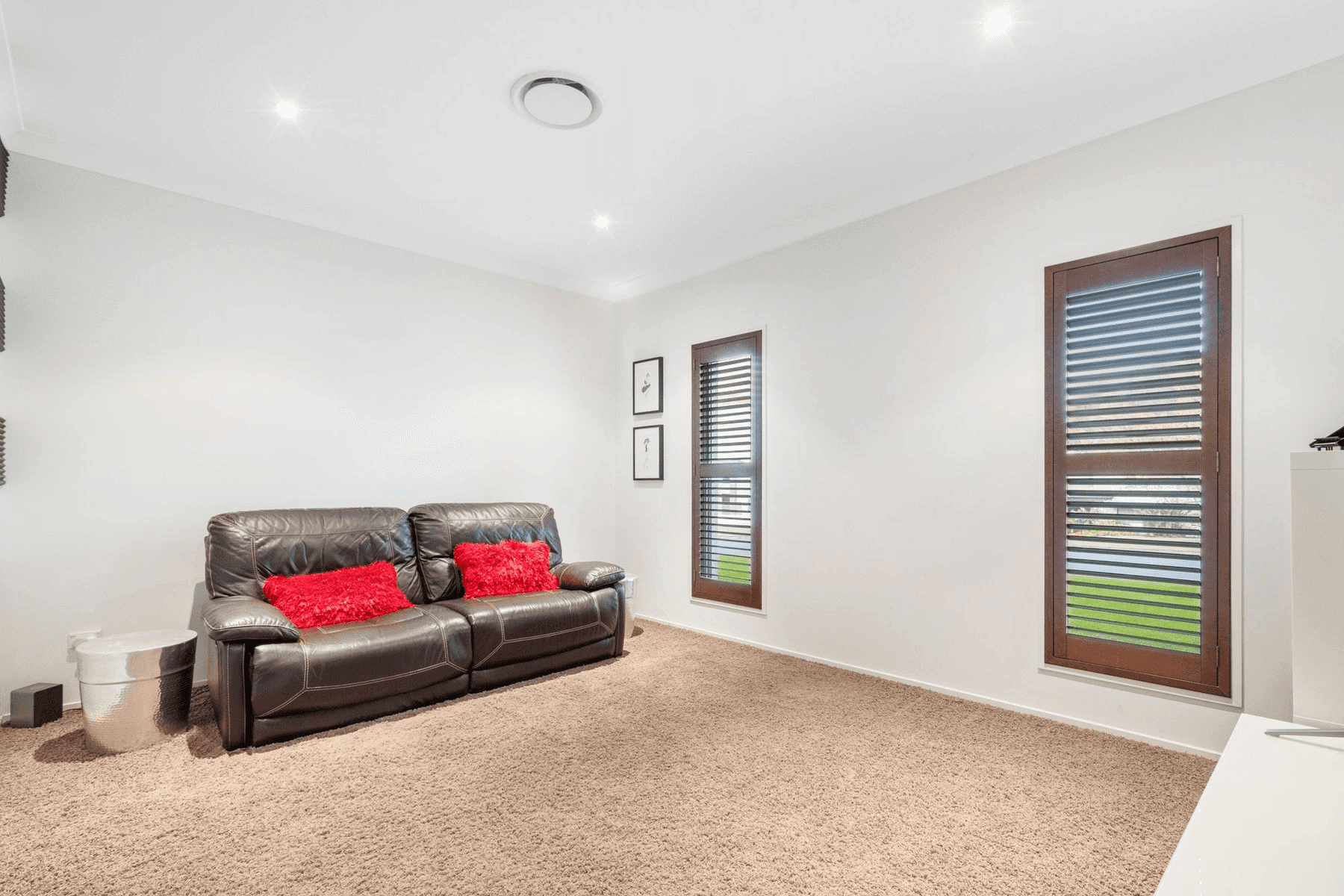 10 Cypress Street, Redland Bay, QLD 4165