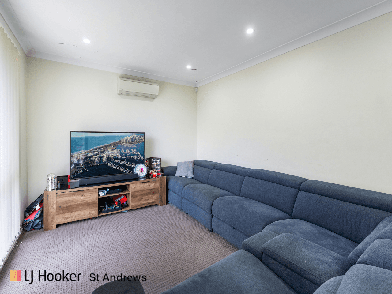 10 &amp; 10a Crozier Street, EAGLE VALE, NSW 2558