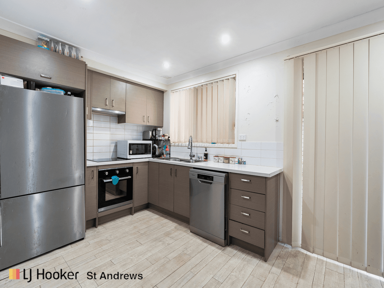 10 &amp; 10a Crozier Street, EAGLE VALE, NSW 2558