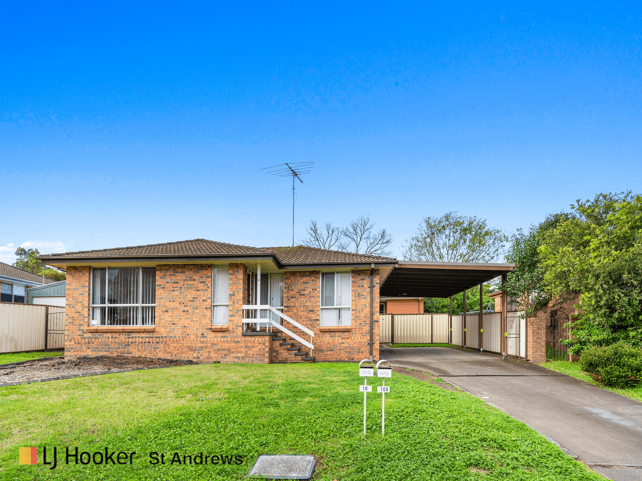 10 &amp; 10a Crozier Street, EAGLE VALE, NSW 2558
