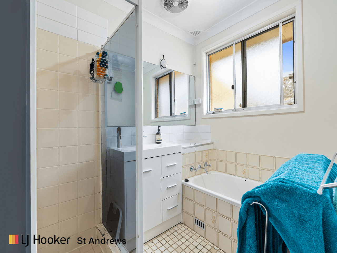 10 &amp; 10a Crozier Street, EAGLE VALE, NSW 2558