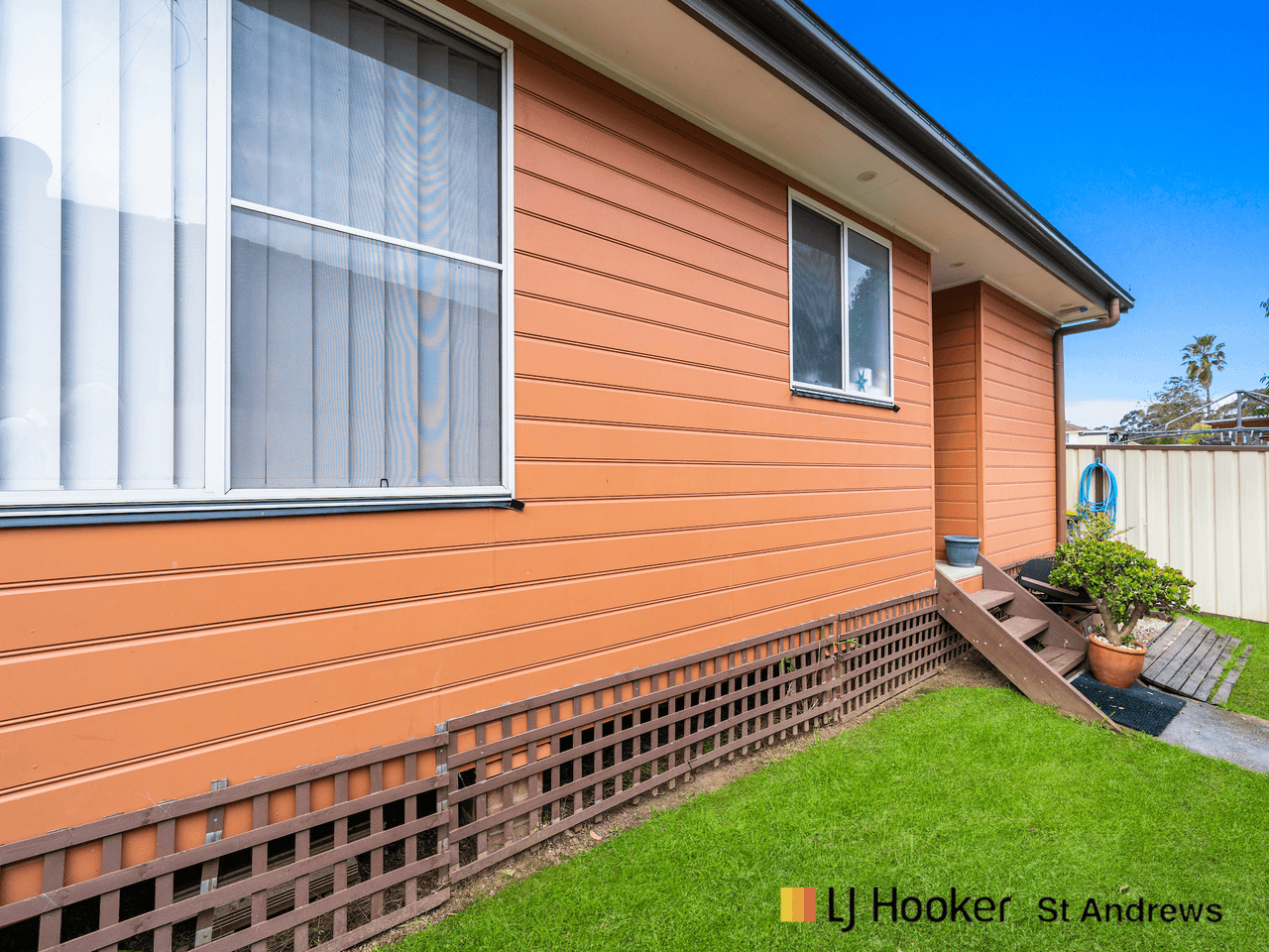 10 &amp; 10a Crozier Street, EAGLE VALE, NSW 2558