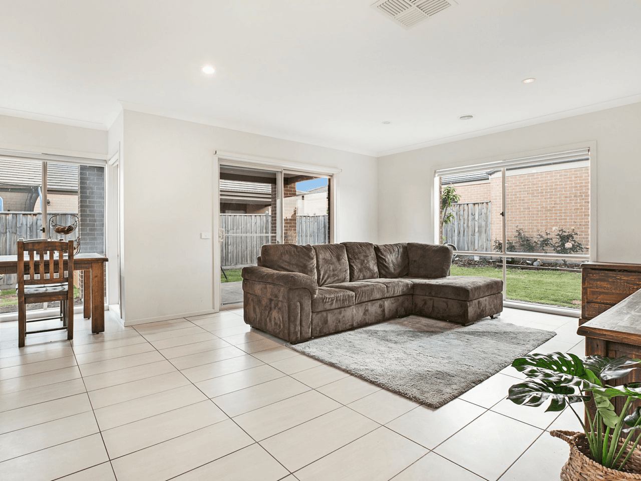 57 Royal Oak Crescent, CRANBOURNE EAST, VIC 3977