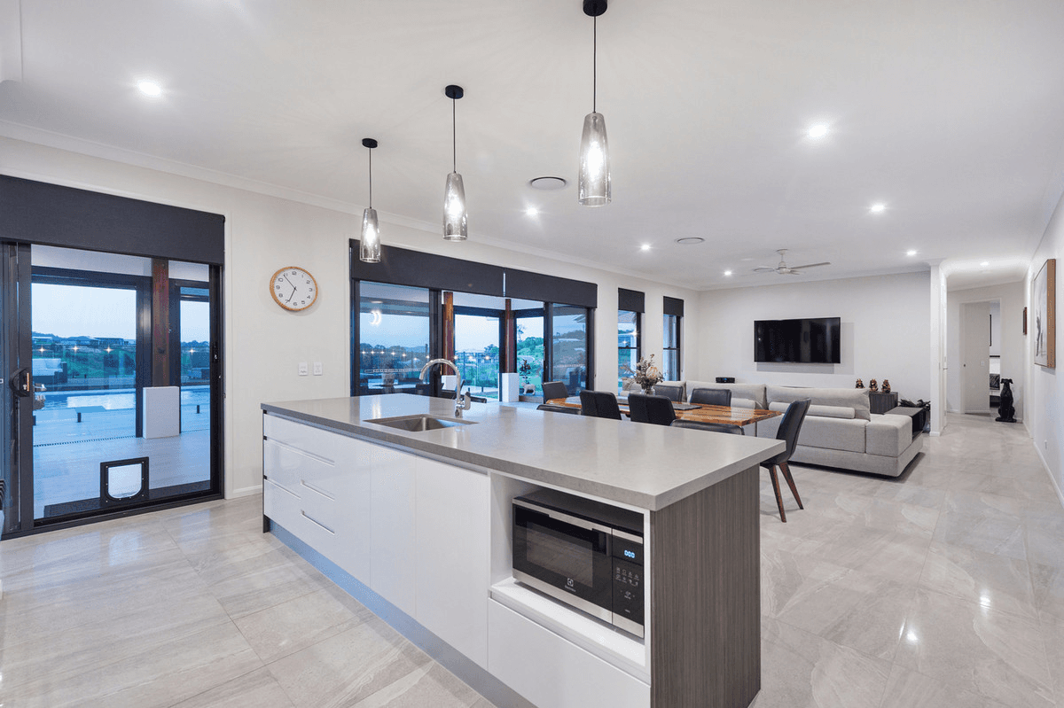 112 Montego Hills Drive, Kingsholme, QLD 4208