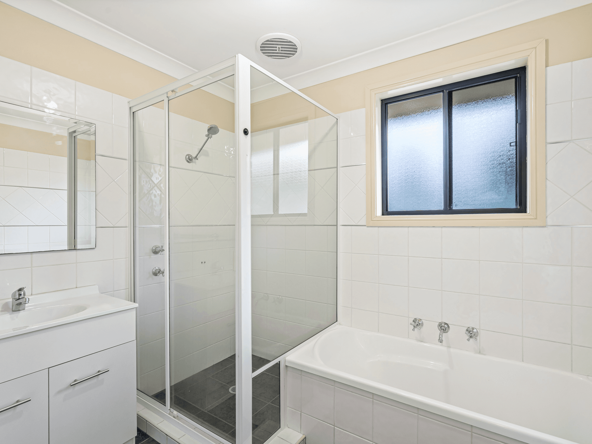 1/5 Riesling Road, BONNELLS BAY, NSW 2264