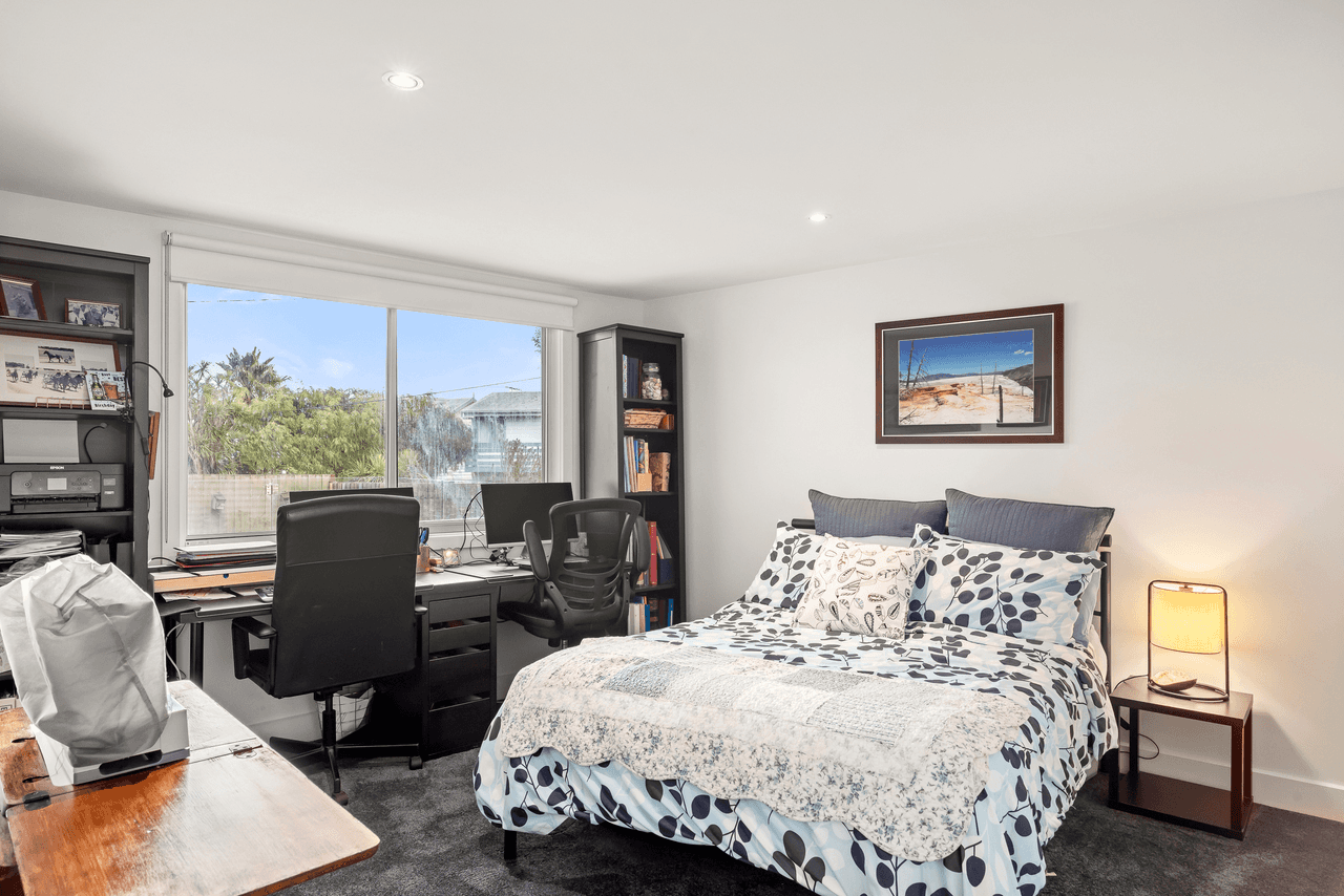 17 McRae Avenue, COWES, VIC 3922