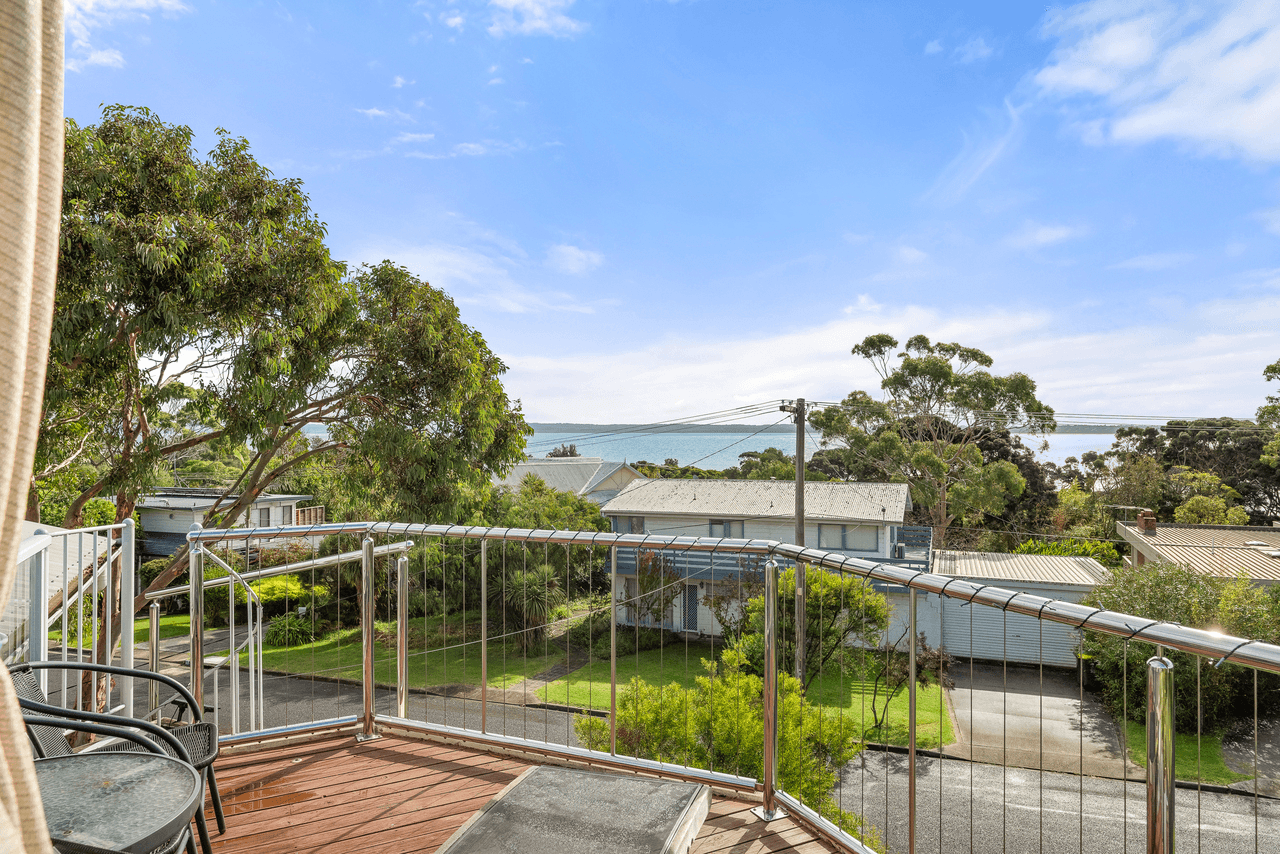 17 McRae Avenue, COWES, VIC 3922