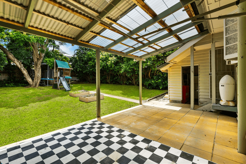 21 Stirling Street, GORDON PARK, QLD 4031