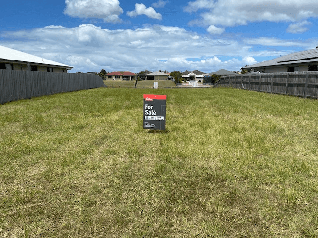 11 Yongala Avenue, ELI WATERS, QLD 4655