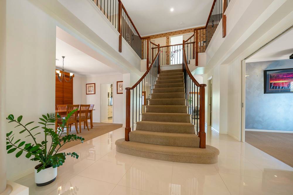 39 Meadowview Drive, Carrara, QLD 4211