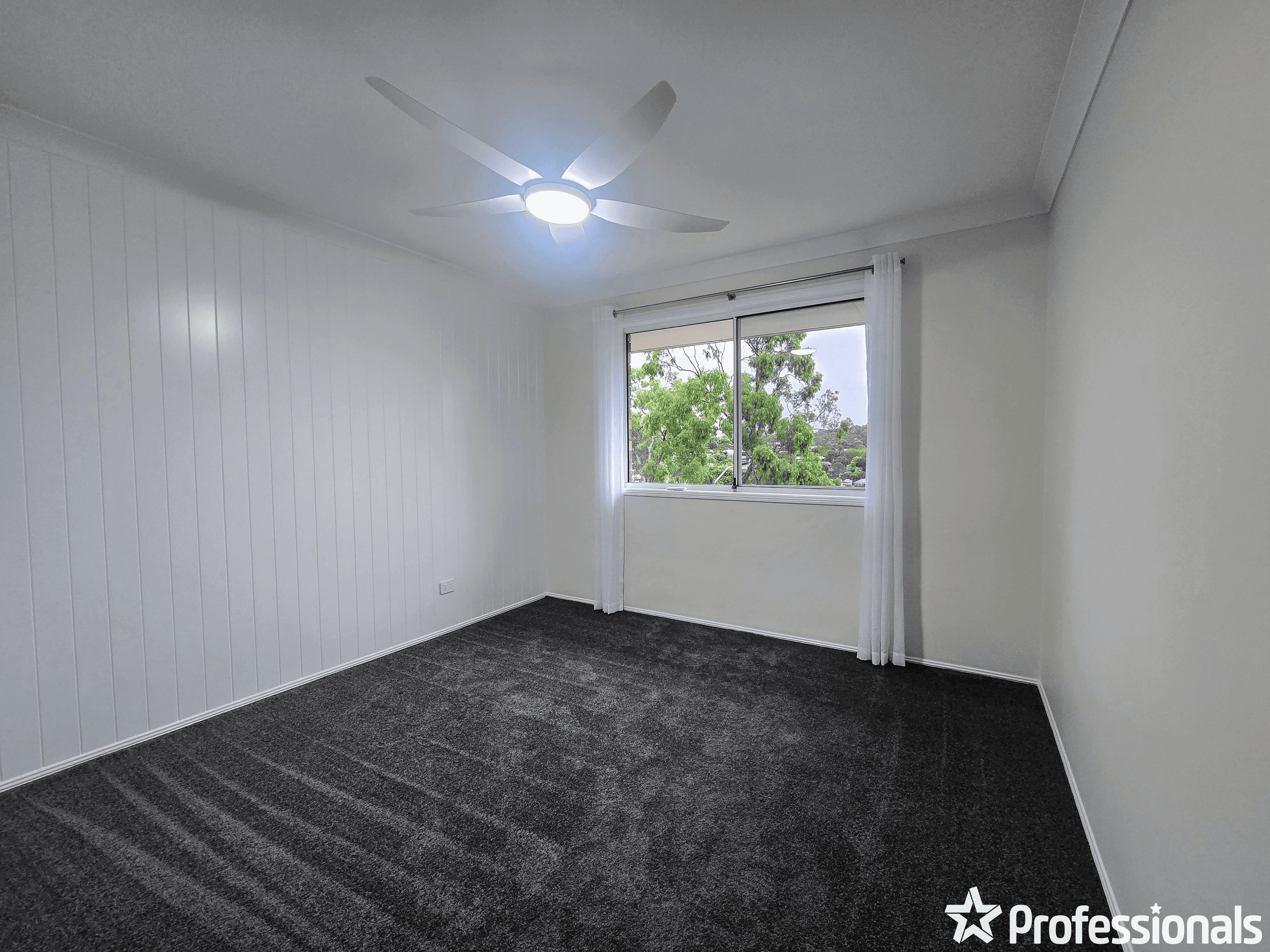 12 Jane Lane, OXENFORD, QLD 4210