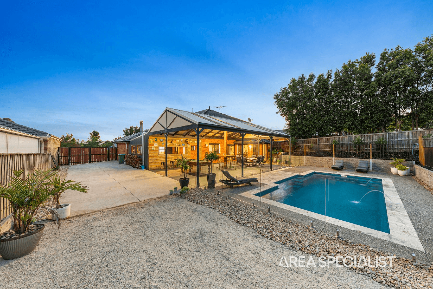 10 Overland Rise, Pakenham, VIC 3810