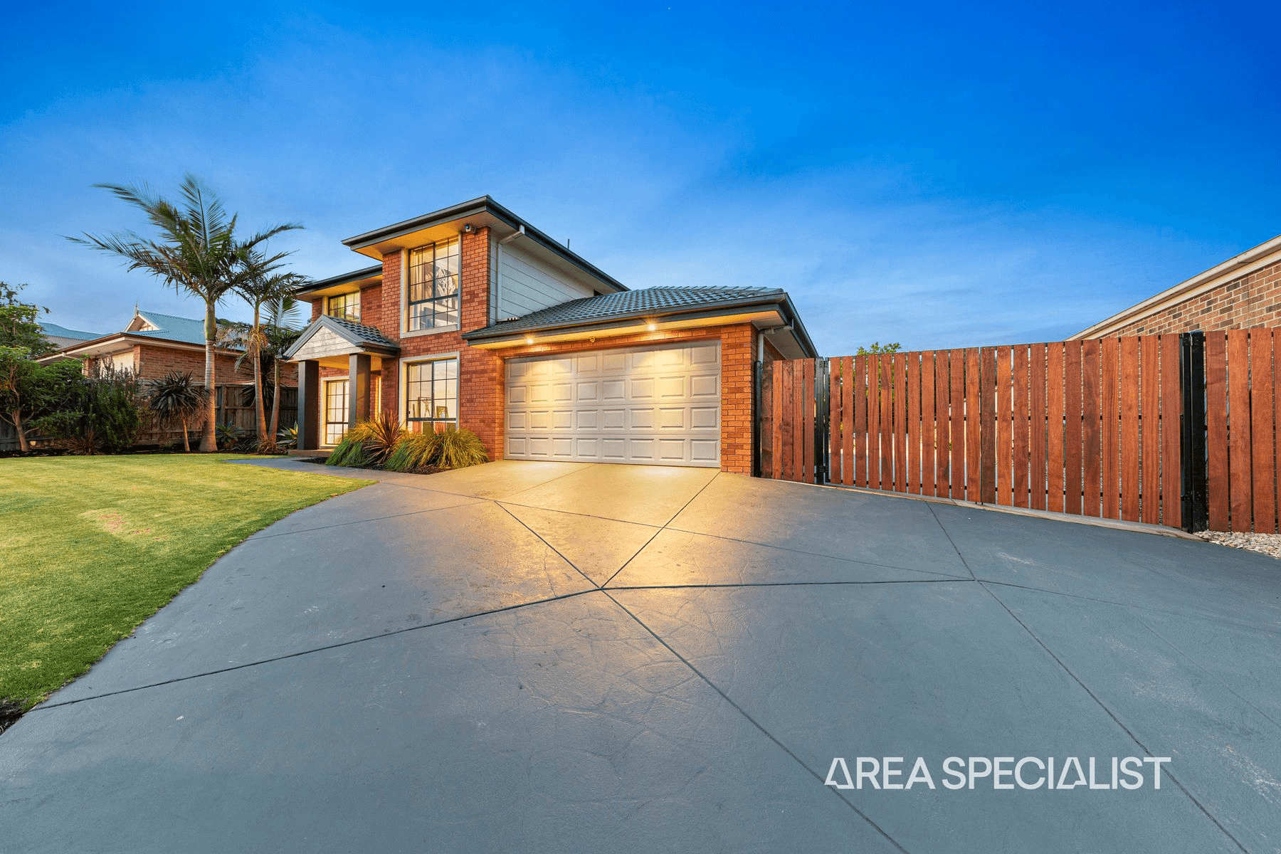 10 Overland Rise, Pakenham, VIC 3810