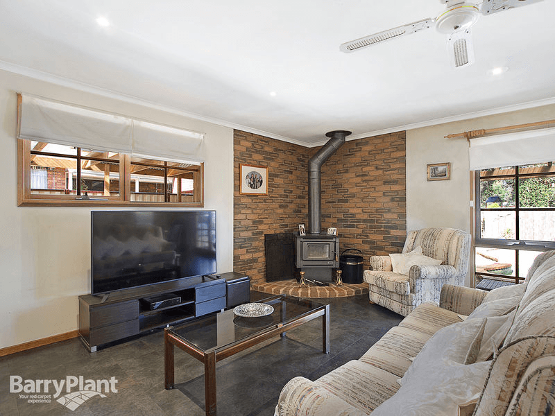 67 Francis Crescent, FERNTREE GULLY, VIC 3156