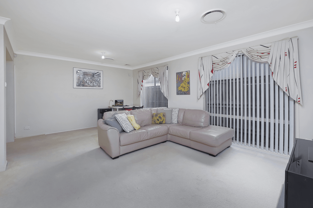 5 Cameo Circuit, Glenwood, NSW 2768