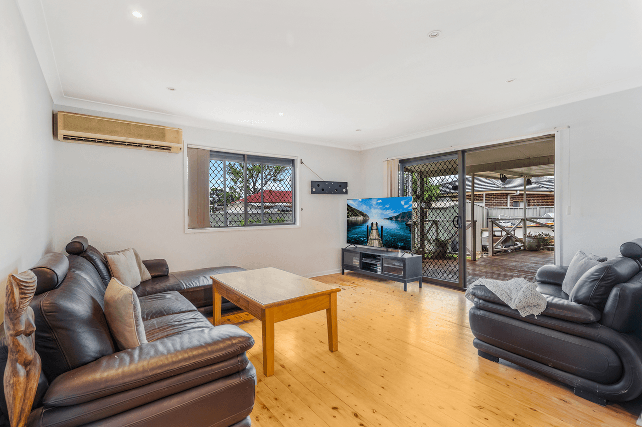 33 Guthega Crescent, HECKENBERG, NSW 2168