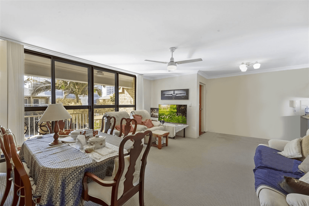 9/4 Phillip Street, Labrador, QLD 4215