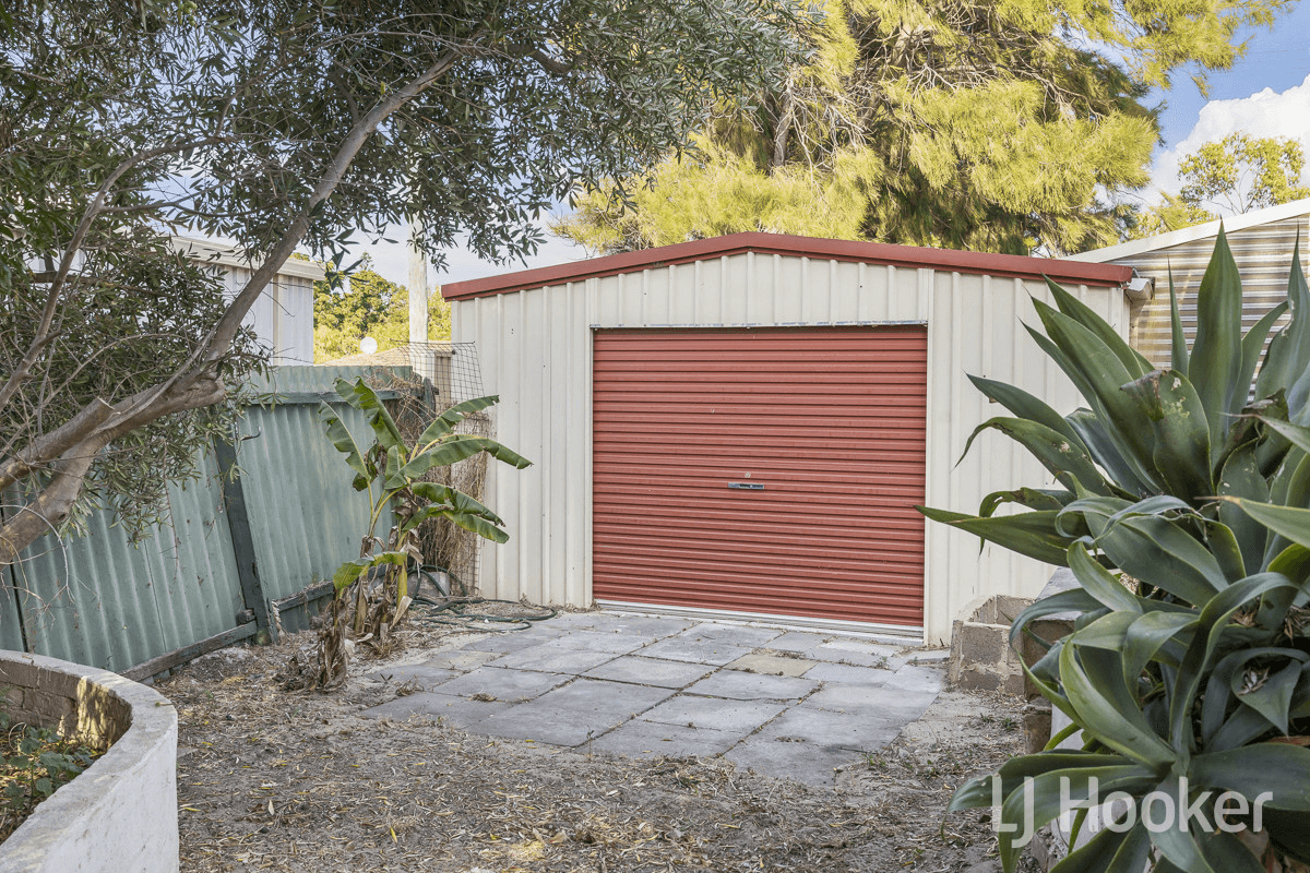 4 Preston Court, TWO ROCKS, WA 6037