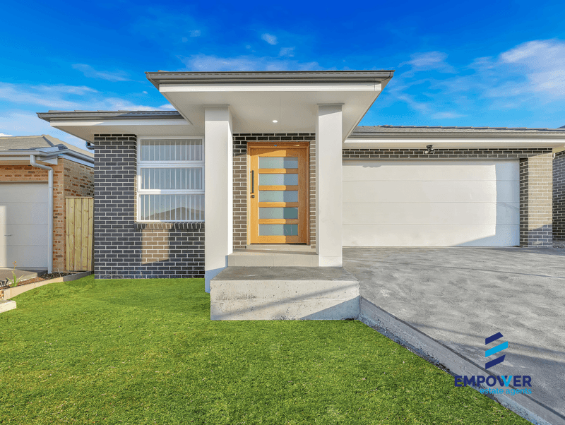 13 Rosslyn Drive, CLAYMORE, NSW 2559